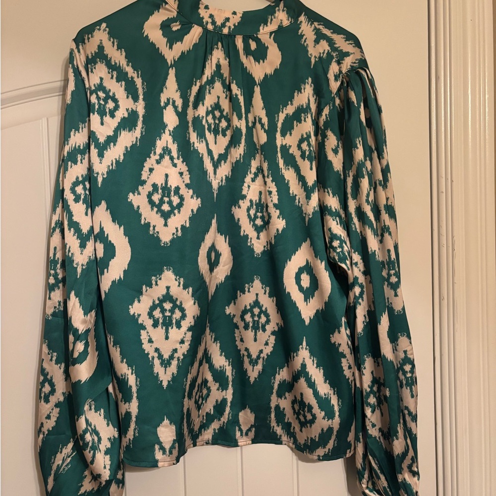 Vici Green and Cream Patterned Blouse